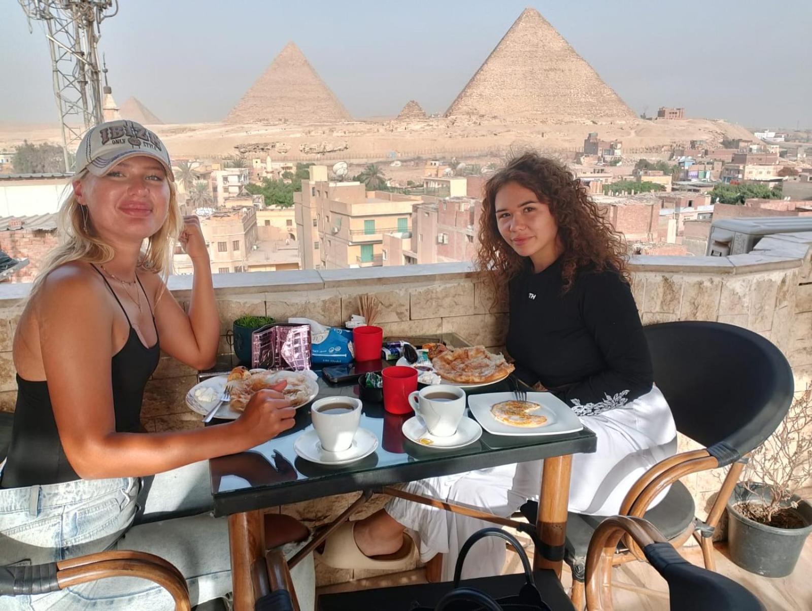 Imhotep Pyramids View Inn Kafret el-Gabal Esterno foto
